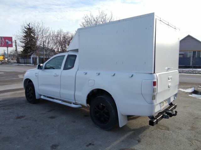 Белый Форд Рейнджер, объемом двигателя 2.5 л и пробегом 200 тыс. км за 10000 $, фото 5 на Automoto.ua