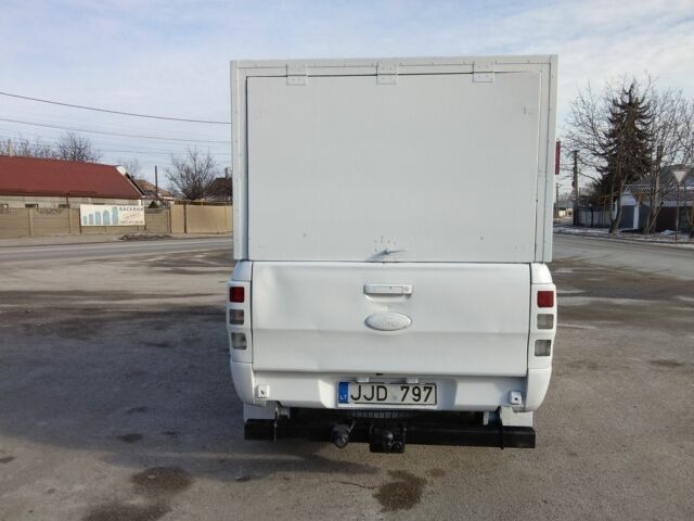 Белый Форд Рейнджер, объемом двигателя 2.5 л и пробегом 200 тыс. км за 10000 $, фото 2 на Automoto.ua