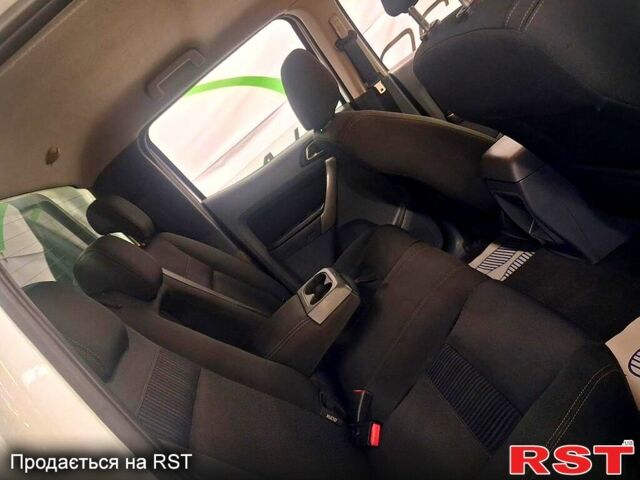 Белый Форд Рейнджер, объемом двигателя 2.2 л и пробегом 189 тыс. км за 16000 $, фото 9 на Automoto.ua