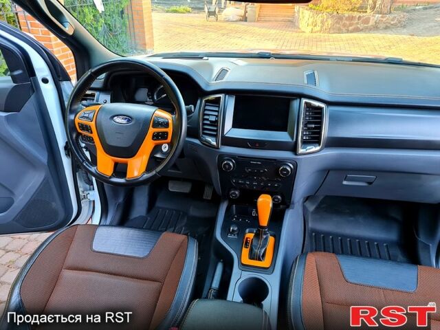 Білий Форд Рейнджер, об'ємом двигуна 3.2 л та пробігом 92 тис. км за 29500 $, фото 4 на Automoto.ua