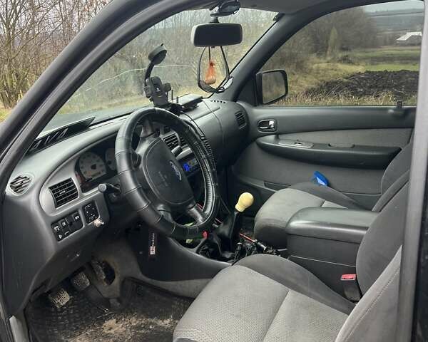 Черный Форд Рейнджер, объемом двигателя 2.5 л и пробегом 180 тыс. км за 6000 $, фото 3 на Automoto.ua