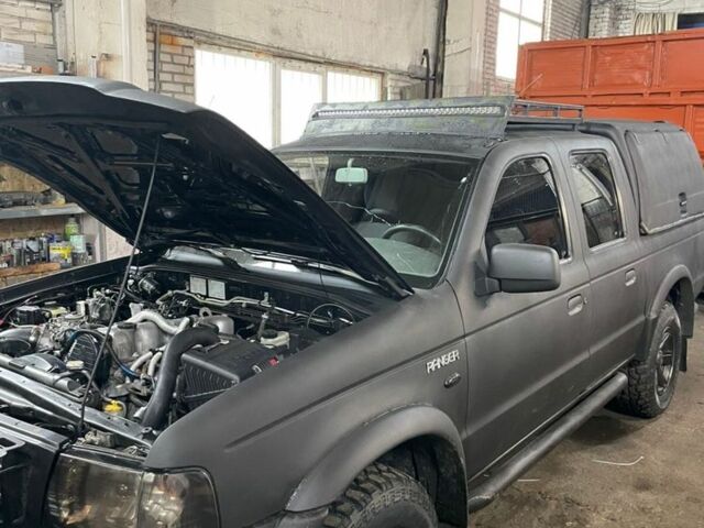 Черный Форд Рейнджер, объемом двигателя 2.5 л и пробегом 186 тыс. км за 7148 $, фото 9 на Automoto.ua