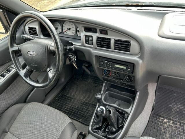 Черный Форд Рейнджер, объемом двигателя 2.5 л и пробегом 197 тыс. км за 2800 $, фото 13 на Automoto.ua