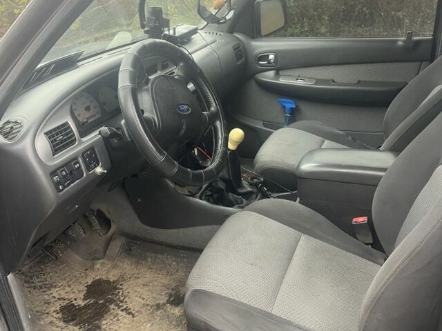 Черный Форд Рейнджер, объемом двигателя 2.5 л и пробегом 186 тыс. км за 7148 $, фото 6 на Automoto.ua