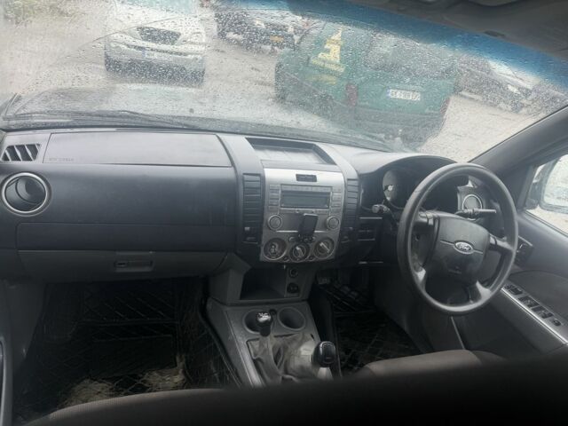 Черный Форд Рейнджер, объемом двигателя 2.5 л и пробегом 286 тыс. км за 4800 $, фото 7 на Automoto.ua