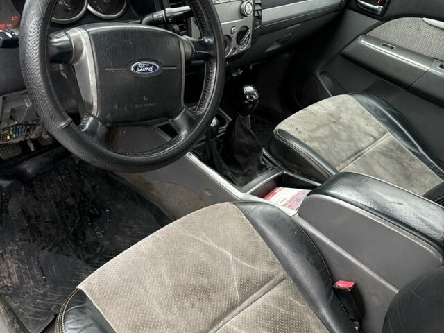 Черный Форд Рейнджер, объемом двигателя 3 л и пробегом 150 тыс. км за 4000 $, фото 3 на Automoto.ua