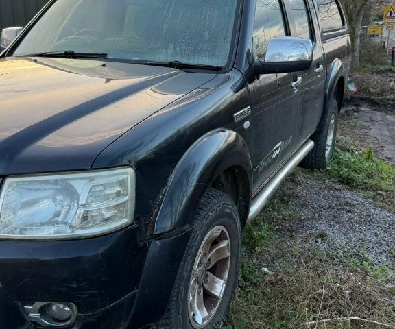 Черный Форд Рейнджер, объемом двигателя 0 л и пробегом 150 тыс. км за 5914 $, фото 9 на Automoto.ua