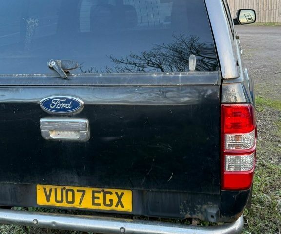 Черный Форд Рейнджер, объемом двигателя 0 л и пробегом 150 тыс. км за 5914 $, фото 8 на Automoto.ua