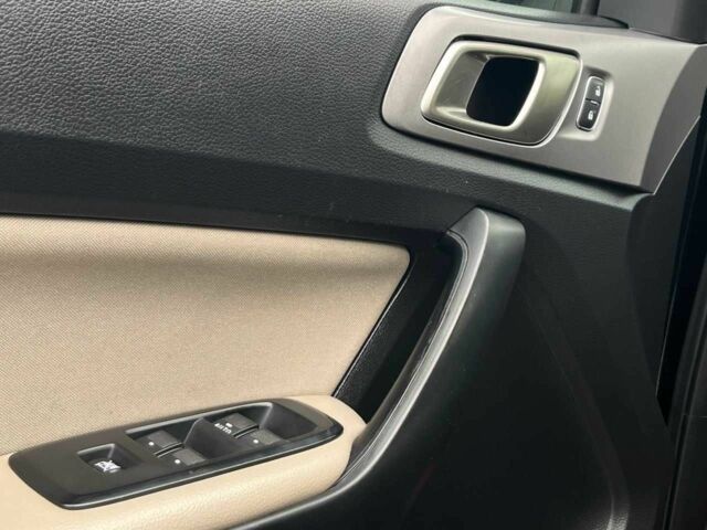 Черный Форд Рейнджер, объемом двигателя 2.26 л и пробегом 120 тыс. км за 24299 $, фото 7 на Automoto.ua