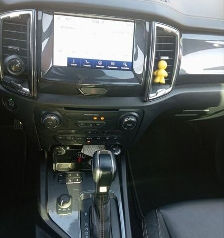 Черный Форд Рейнджер, объемом двигателя 2 л и пробегом 141 тыс. км за 28000 $, фото 22 на Automoto.ua