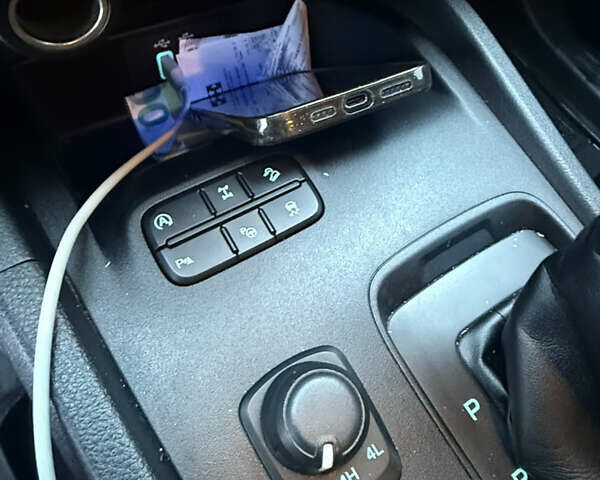 Черный Форд Рейнджер, объемом двигателя 2 л и пробегом 57 тыс. км за 35300 $, фото 13 на Automoto.ua