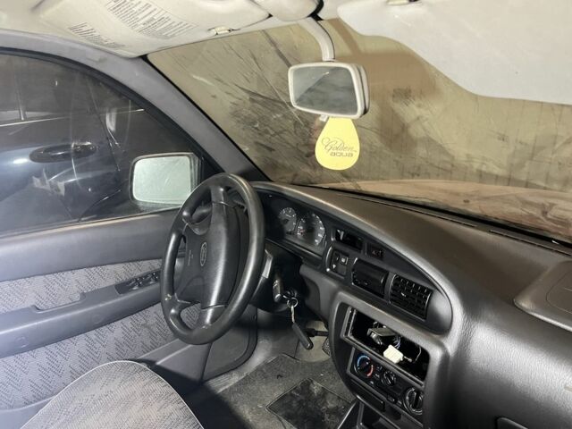 Червоний Форд Рейнджер, об'ємом двигуна 2.5 л та пробігом 200 тис. км за 3500 $, фото 4 на Automoto.ua