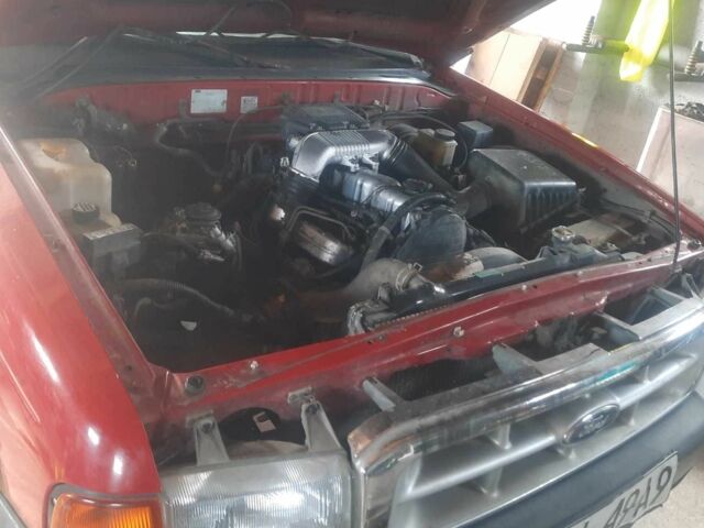 Красный Форд Рейнджер, объемом двигателя 2.5 л и пробегом 280 тыс. км за 3300 $, фото 2 на Automoto.ua