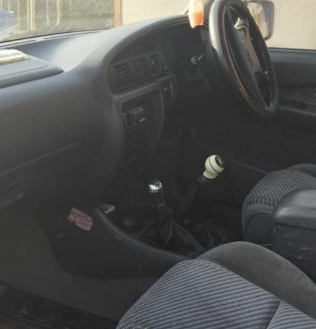 Красный Форд Рейнджер, объемом двигателя 2 л и пробегом 199 тыс. км за 5000 $, фото 6 на Automoto.ua