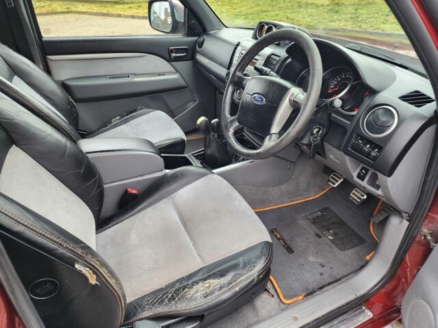 Красный Форд Рейнджер, объемом двигателя 3 л и пробегом 166 тыс. км за 8025 $, фото 13 на Automoto.ua