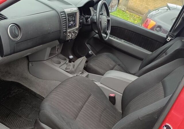 Красный Форд Рейнджер, объемом двигателя 2.5 л и пробегом 146 тыс. км за 5800 $, фото 4 на Automoto.ua