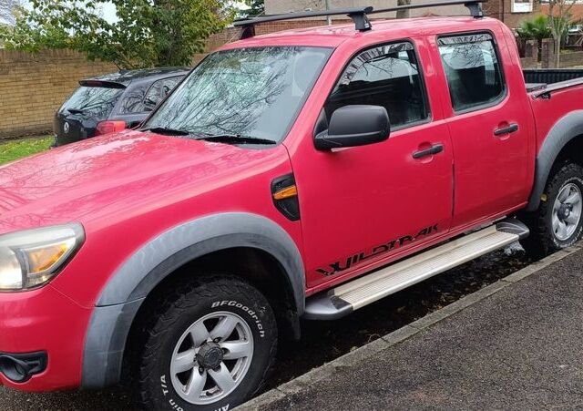 Красный Форд Рейнджер, объемом двигателя 2.5 л и пробегом 146 тыс. км за 5800 $, фото 1 на Automoto.ua