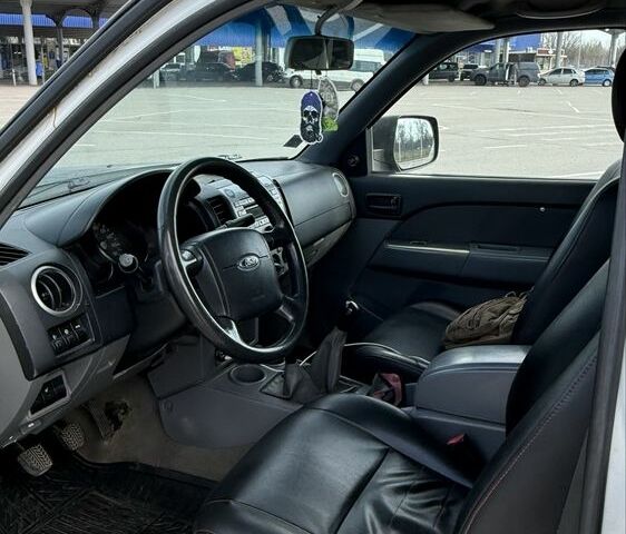 Форд Рейнджер, объемом двигателя 2.5 л и пробегом 186 тыс. км за 4800 $, фото 6 на Automoto.ua