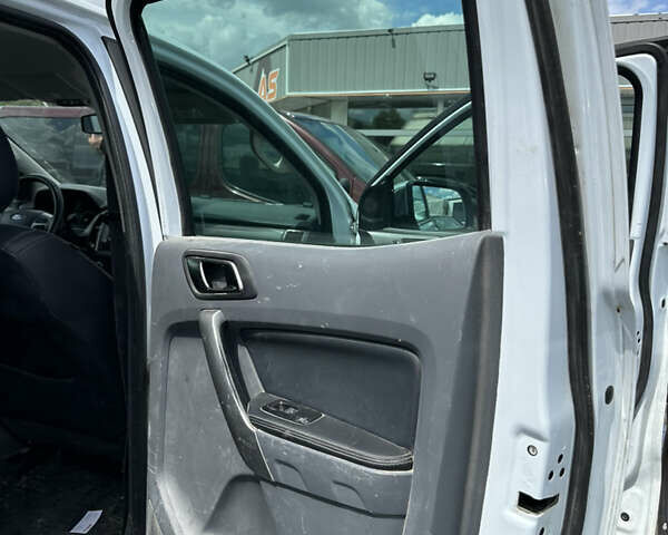 Форд Рейнджер, объемом двигателя 3.2 л и пробегом 300 тыс. км за 19166 $, фото 16 на Automoto.ua