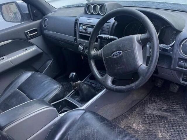 Серый Форд Рейнджер, объемом двигателя 2.5 л и пробегом 250 тыс. км за 7000 $, фото 4 на Automoto.ua