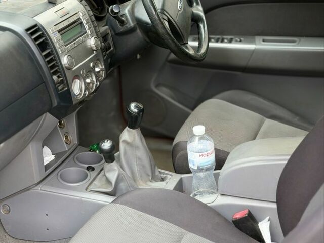 Серый Форд Рейнджер, объемом двигателя 2.5 л и пробегом 100 тыс. км за 4000 $, фото 6 на Automoto.ua