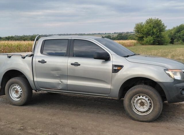 Сірий Форд Рейнджер, об'ємом двигуна 2 л та пробігом 320 тис. км за 8965 $, фото 3 на Automoto.ua