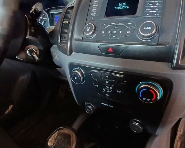 Серый Форд Рейнджер, объемом двигателя 2.2 л и пробегом 293 тыс. км за 17000 $, фото 7 на Automoto.ua