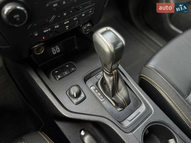 Сірий Форд Рейнджер, об'ємом двигуна 3.2 л та пробігом 131 тис. км за 33900 $, фото 37 на Automoto.ua