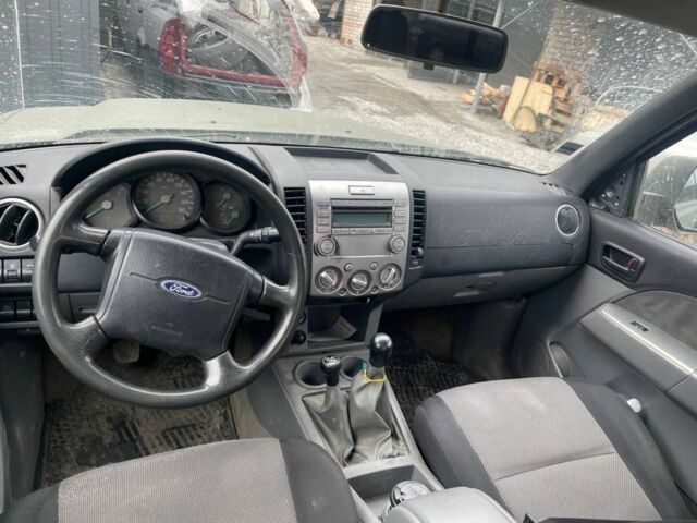 Зеленый Форд Рейнджер, объемом двигателя 2.5 л и пробегом 270 тыс. км за 4100 $, фото 2 на Automoto.ua