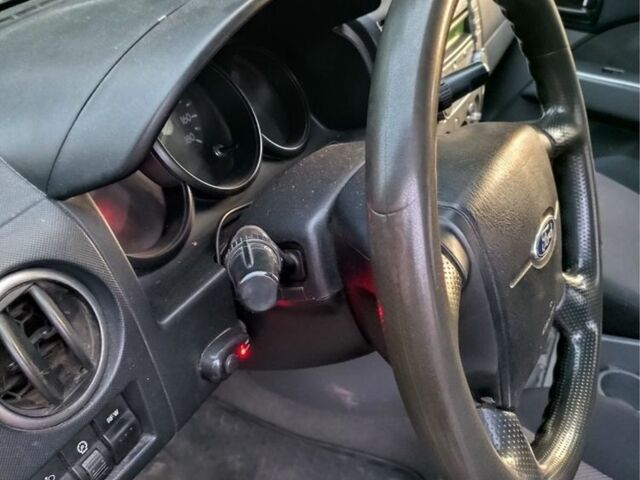 Зеленый Форд Рейнджер, объемом двигателя 2.5 л и пробегом 218 тыс. км за 5500 $, фото 5 на Automoto.ua