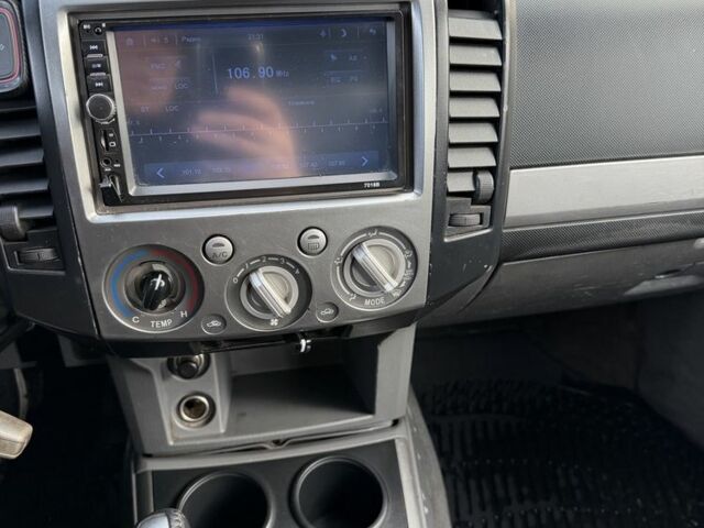 Зеленый Форд Рейнджер, объемом двигателя 2.5 л и пробегом 400 тыс. км за 5500 $, фото 11 на Automoto.ua