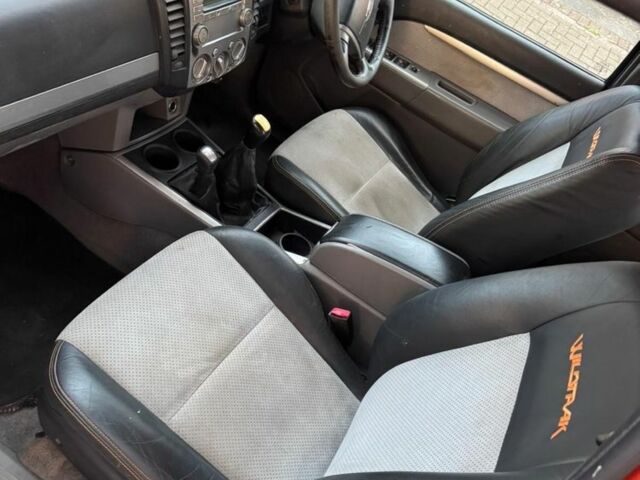 Оранжевый Форд Рейнджер, объемом двигателя 3 л и пробегом 180 тыс. км за 7734 $, фото 4 на Automoto.ua