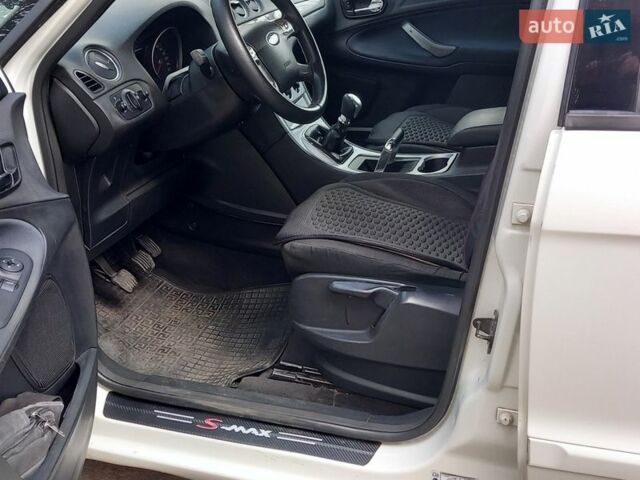 Білий Форд С-Макс, об'ємом двигуна 1.8 л та пробігом 276 тис. км за 4700 $, фото 6 на Automoto.ua