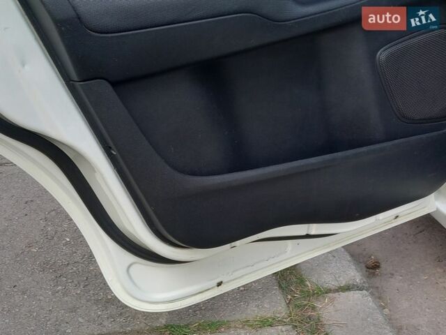 Білий Форд С-Макс, об'ємом двигуна 1.8 л та пробігом 276 тис. км за 4700 $, фото 8 на Automoto.ua