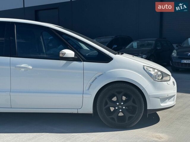 Белый Форд С-Макс, объемом двигателя 2.3 л и пробегом 353 тыс. км за 6540 $, фото 4 на Automoto.ua