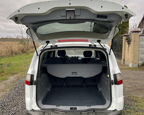 Білий Форд С-Макс, об'ємом двигуна 2 л та пробігом 180 тис. км за 6450 $, фото 17 на Automoto.ua