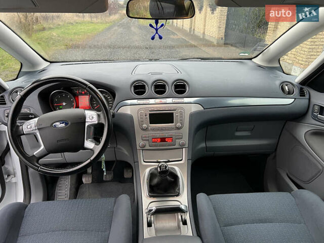 Білий Форд С-Макс, об'ємом двигуна 2 л та пробігом 180 тис. км за 6450 $, фото 9 на Automoto.ua