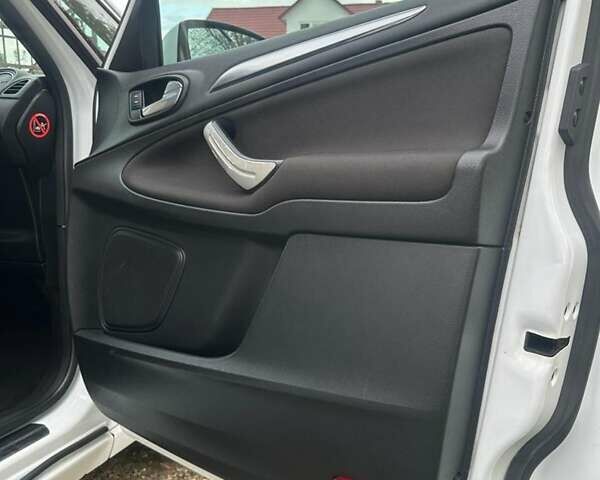 Белый Форд С-Макс, объемом двигателя 2 л и пробегом 273 тыс. км за 9650 $, фото 29 на Automoto.ua