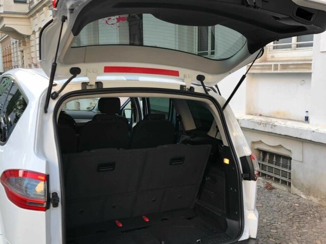 Белый Форд С-Макс, объемом двигателя 2 л и пробегом 275 тыс. км за 11109 $, фото 18 на Automoto.ua