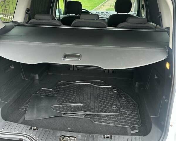 Белый Форд С-Макс, объемом двигателя 2 л и пробегом 273 тыс. км за 9650 $, фото 12 на Automoto.ua