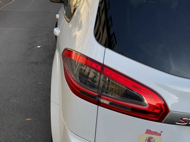 Белый Форд С-Макс, объемом двигателя 2 л и пробегом 275 тыс. км за 11109 $, фото 9 на Automoto.ua