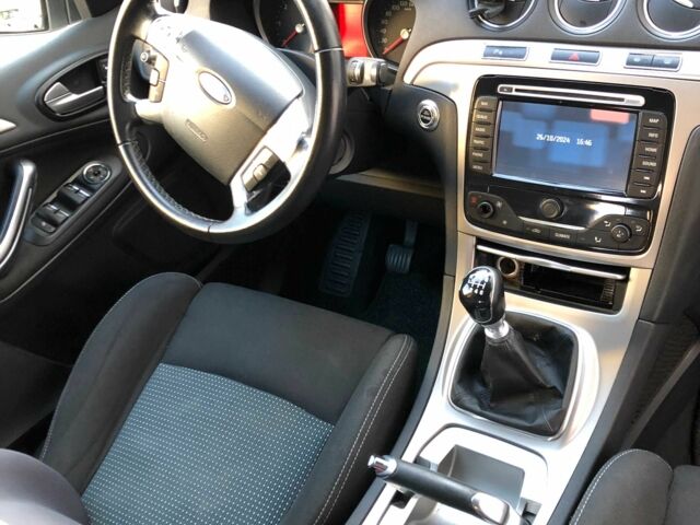 Белый Форд С-Макс, объемом двигателя 2 л и пробегом 275 тыс. км за 11109 $, фото 12 на Automoto.ua