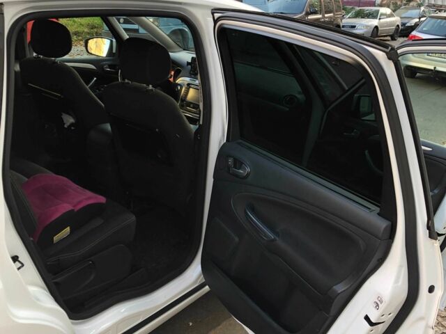 Белый Форд С-Макс, объемом двигателя 2 л и пробегом 275 тыс. км за 11109 $, фото 14 на Automoto.ua