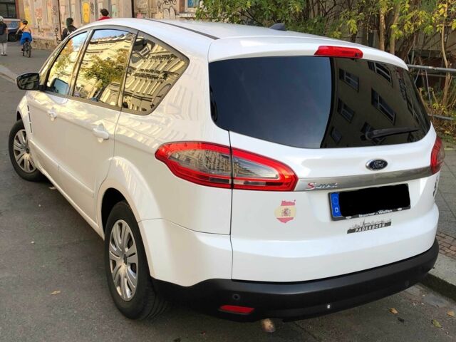 Белый Форд С-Макс, объемом двигателя 2 л и пробегом 275 тыс. км за 11109 $, фото 5 на Automoto.ua