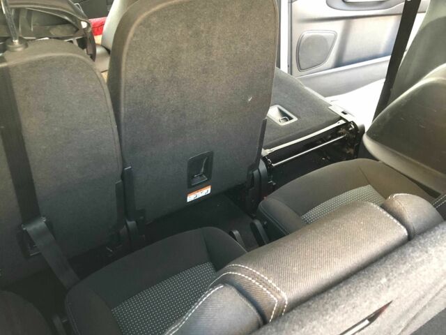 Белый Форд С-Макс, объемом двигателя 2 л и пробегом 275 тыс. км за 11109 $, фото 22 на Automoto.ua