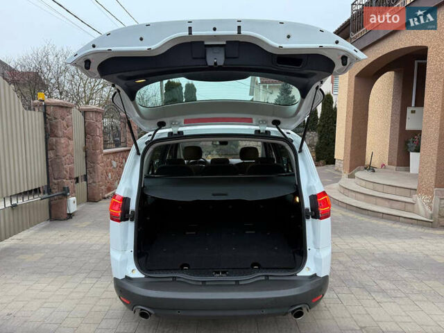 Белый Форд С-Макс, объемом двигателя 2 л и пробегом 176 тыс. км за 10392 $, фото 65 на Automoto.ua