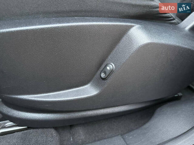 Белый Форд С-Макс, объемом двигателя 2 л и пробегом 176 тыс. км за 10392 $, фото 35 на Automoto.ua