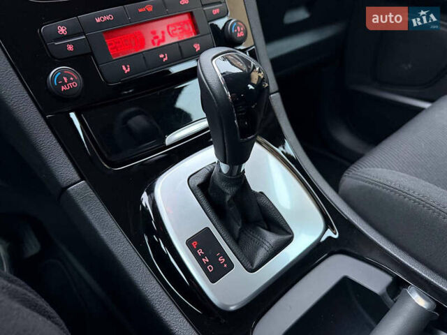 Белый Форд С-Макс, объемом двигателя 2 л и пробегом 176 тыс. км за 10392 $, фото 51 на Automoto.ua