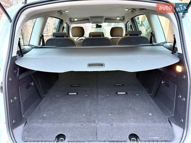 Белый Форд С-Макс, объемом двигателя 2 л и пробегом 176 тыс. км за 10392 $, фото 66 на Automoto.ua