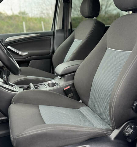 Белый Форд С-Макс, объемом двигателя 2 л и пробегом 200 тыс. км за 10500 $, фото 16 на Automoto.ua